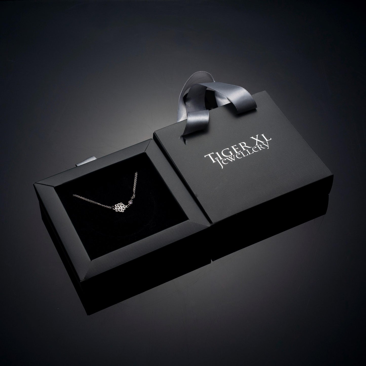 Custom Birthstone Floral Bracelet: Delicate Personalized Jewelry