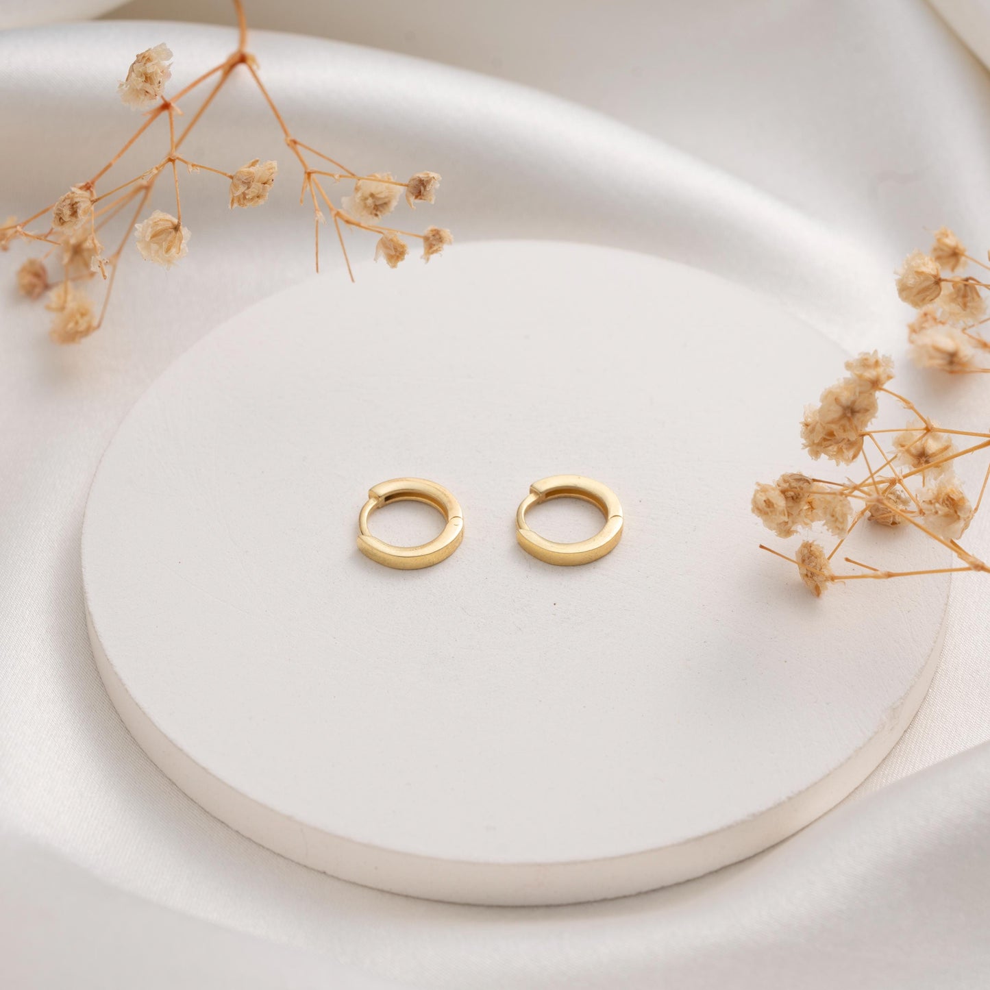 Sophisticated Matte Gold Hoop Earrings: Timeless Elegance