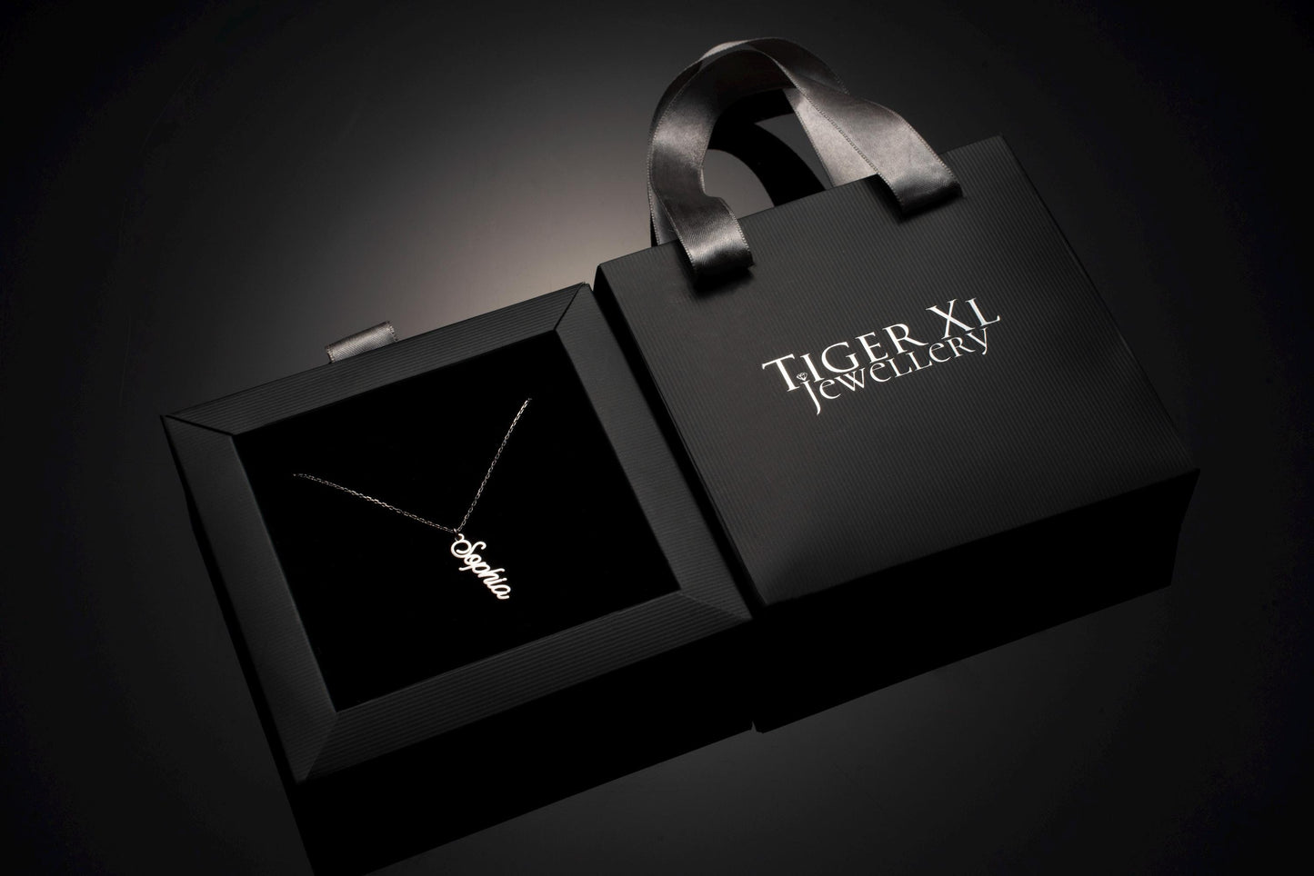 Chic Silver Name Pendant - Vertical Custom Necklace - Thoughtful Gift for Her - Dainty Personalized Jewelry