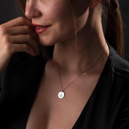 Elegant Leaf Necklace for Nature Lovers, Sterling Silver Jewelry, Boho Chic Pendant, Perfect Gift Idea