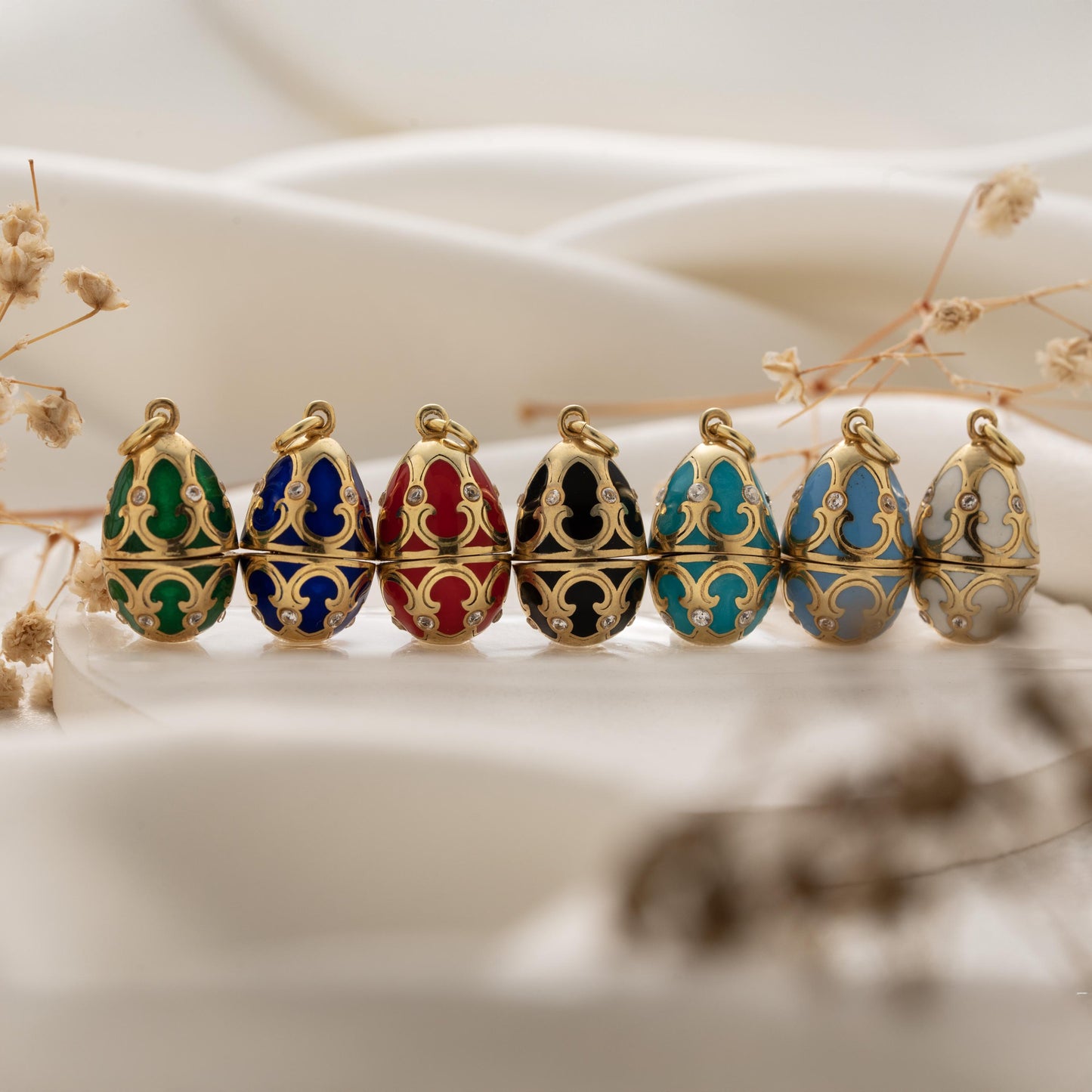 Vintage Enamel Egg Necklace – Elegant Easter Pendant Jewelry