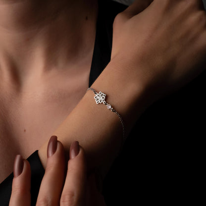 Custom Birthstone Floral Bracelet: Delicate Personalized Jewelry