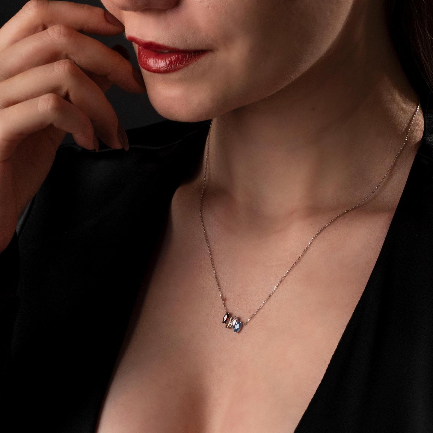 Custom Birthstone Family Necklace - A Timeless Keepsake