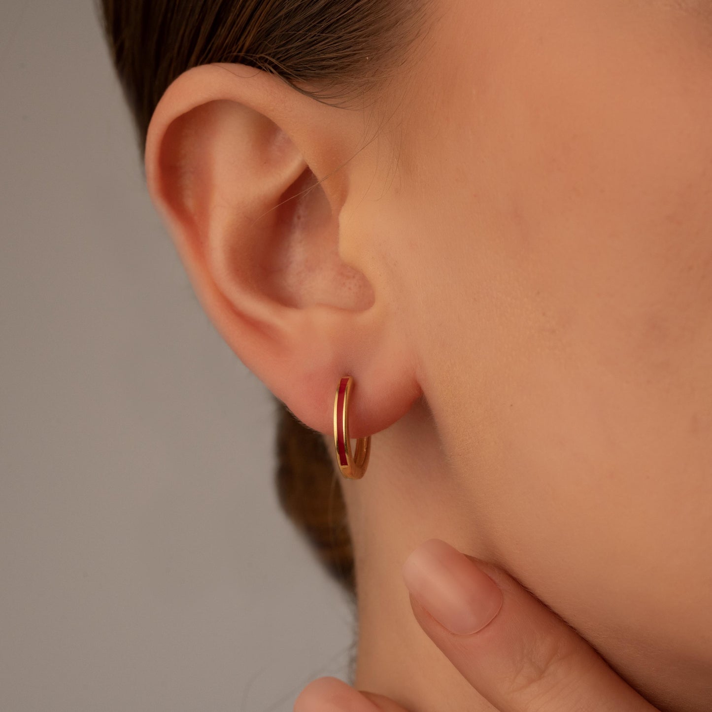 Minimalist Gold Hoop Earrings – Red Stripe Detail – Everyday Unisex Gift