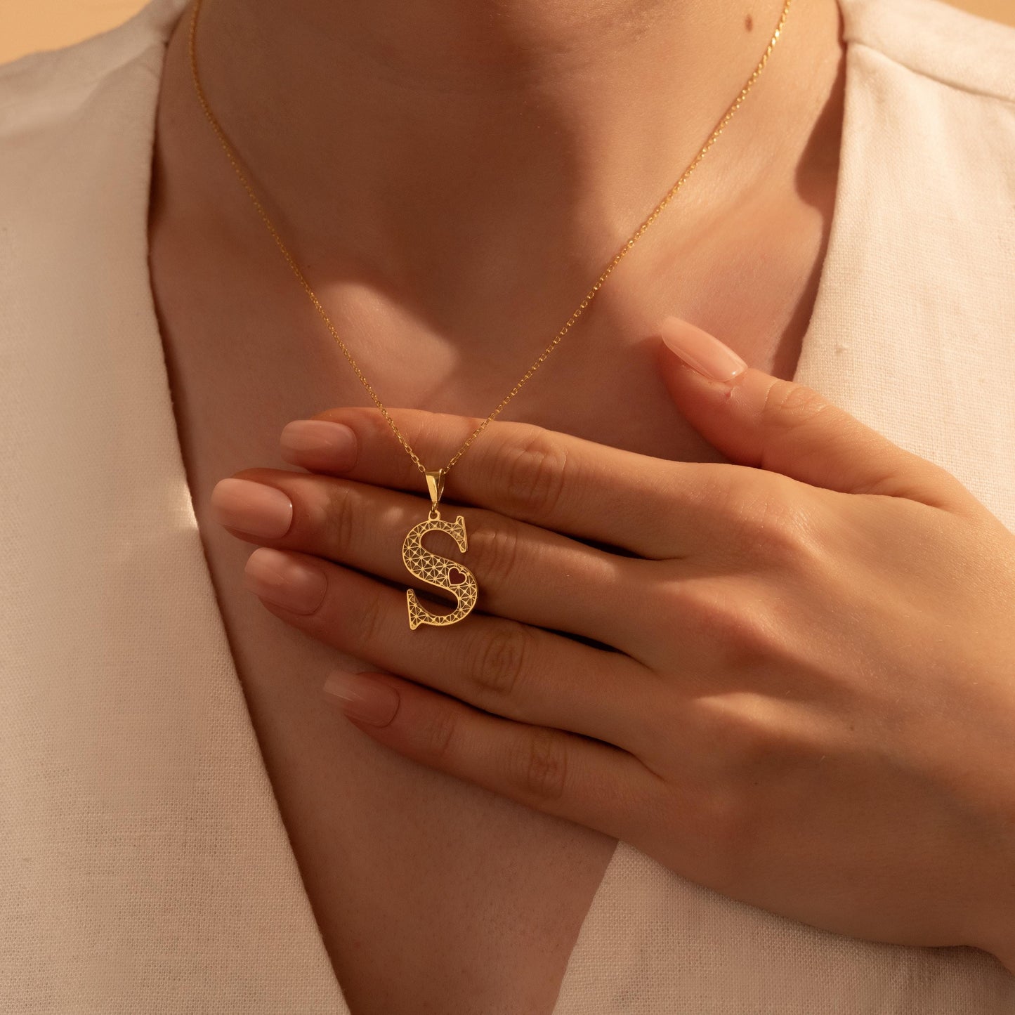 Chic & Personalized: Custom Gold Initial Pendant Necklace for Her