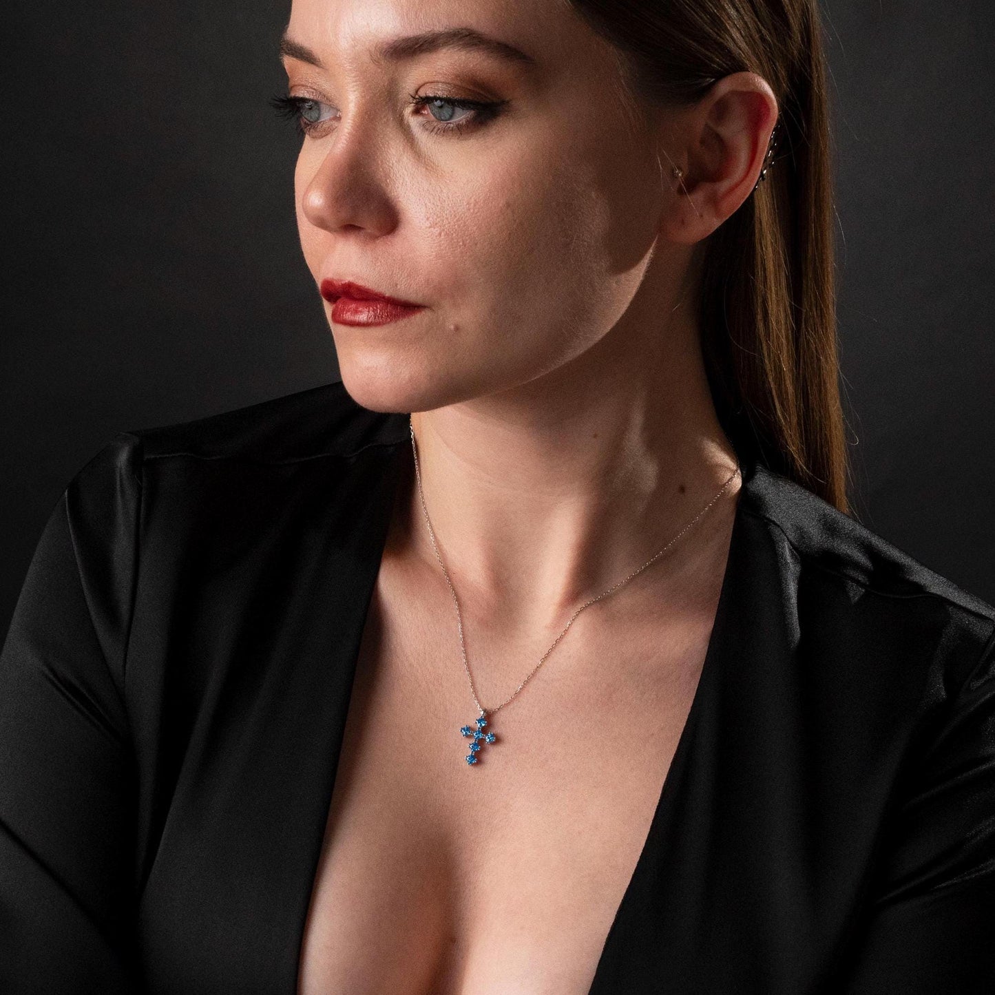 Personalized Birthstone Cross Necklace - A Meaningful Gift for Mom