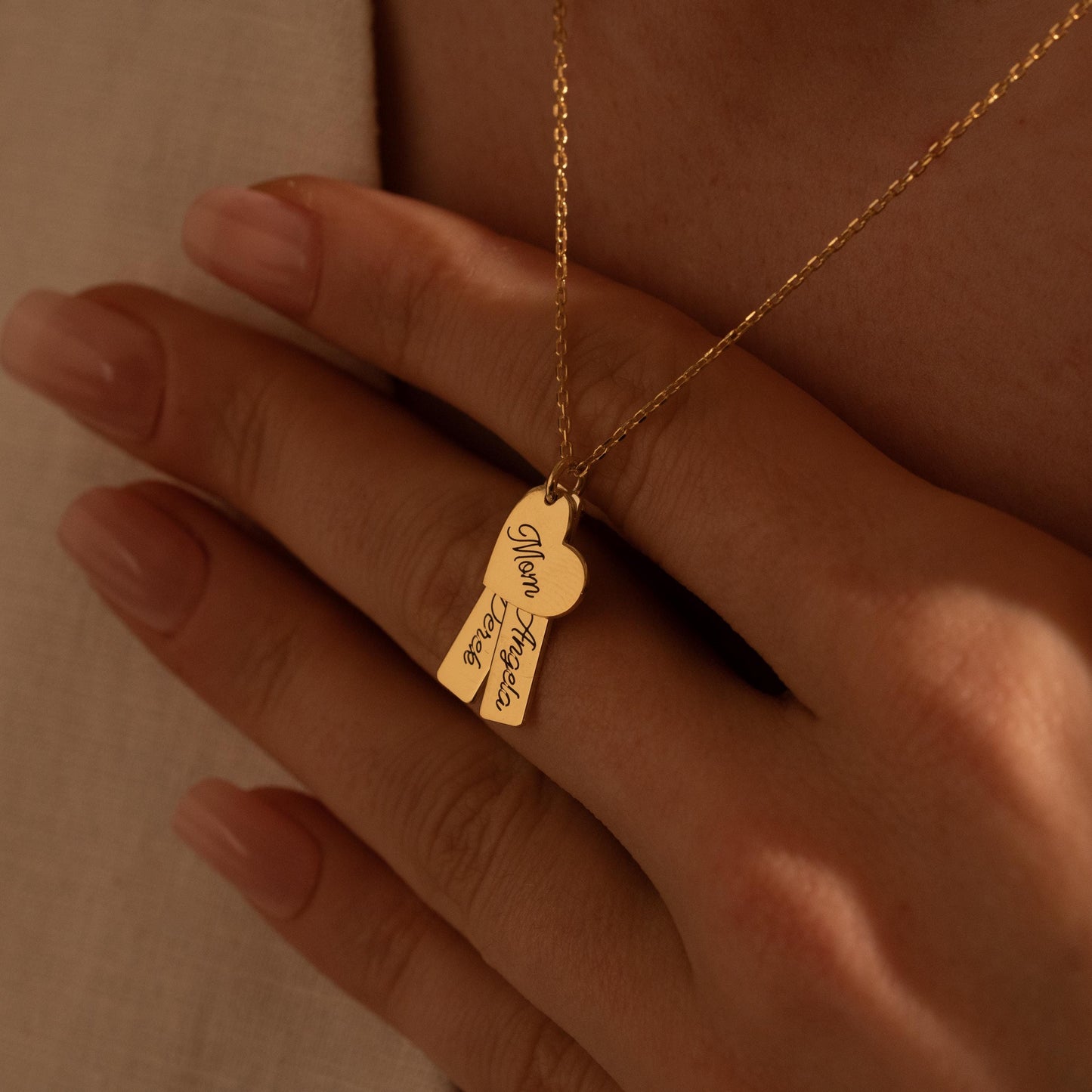 Personalized Heart Tag Necklace for Mom - Custom Name Charm, Gift for Her