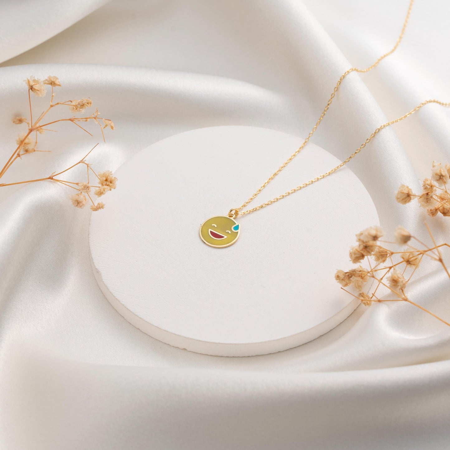 Personalized Emoji Necklace in Luxurious 18K Gold - Unique Gift for Her