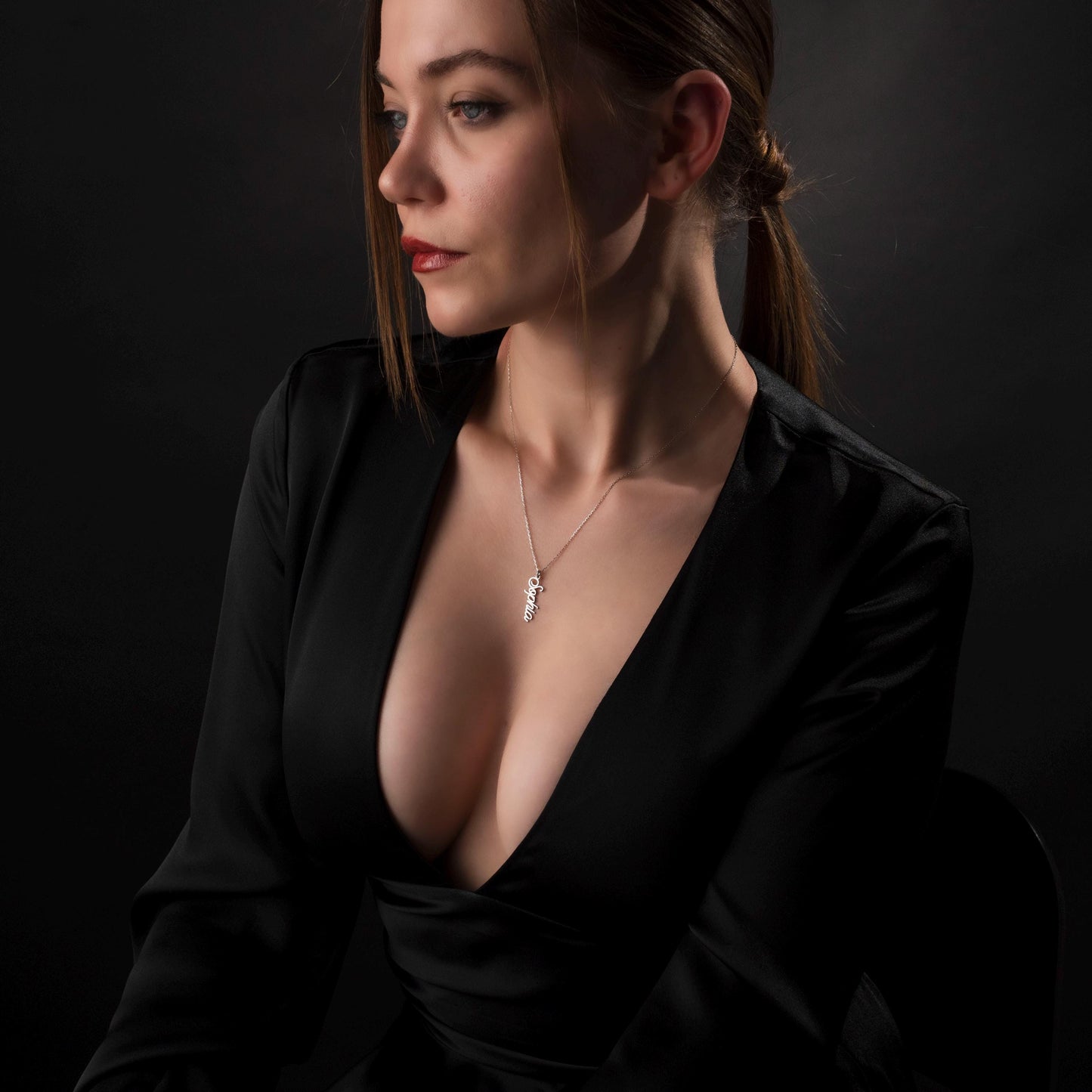 Chic Silver Name Pendant - Vertical Custom Necklace - Thoughtful Gift for Her - Dainty Personalized Jewelry