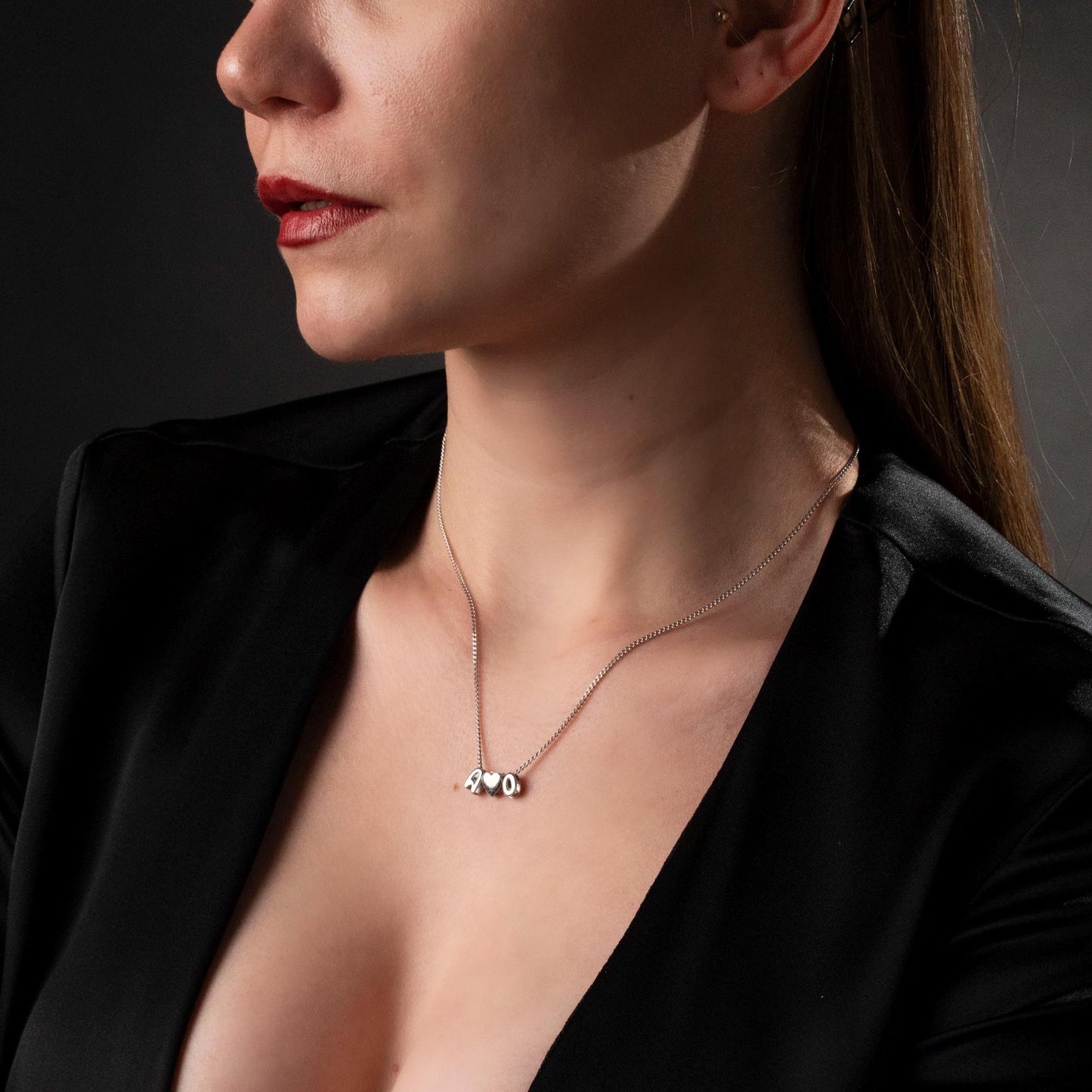 Cute Nameplate Necklace - Customized Bubble Letter Pendant, Stylish Silver Jewelry for Women