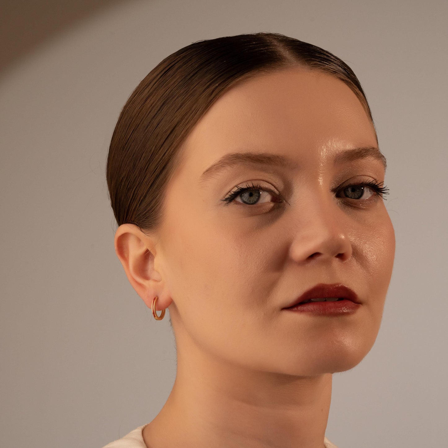 Minimalist Gold Hoop Earrings – Red Stripe Detail – Everyday Unisex Gift