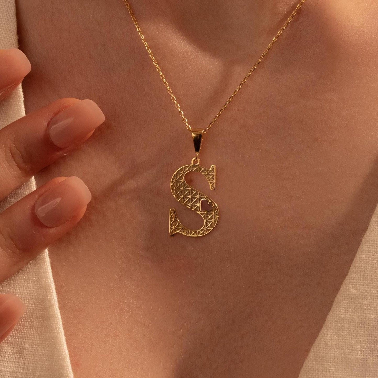 Chic & Personalized: Custom Gold Initial Pendant Necklace for Her