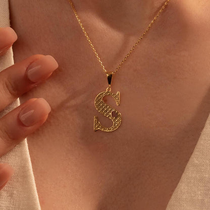Chic & Personalized: Custom Gold Initial Pendant Necklace for Her