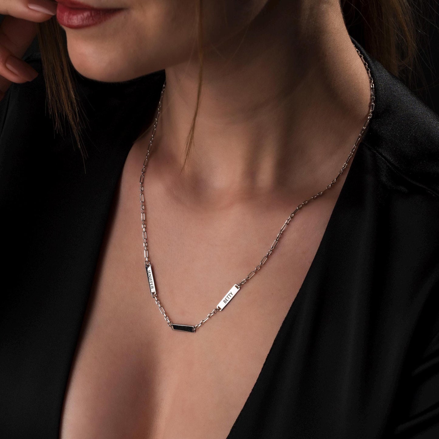 Timeless Gift for Mom: Personalized Name Necklace in 925 Silver