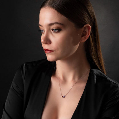 Personalized Birthstone Necklace: A Meaningful Gift for Mom