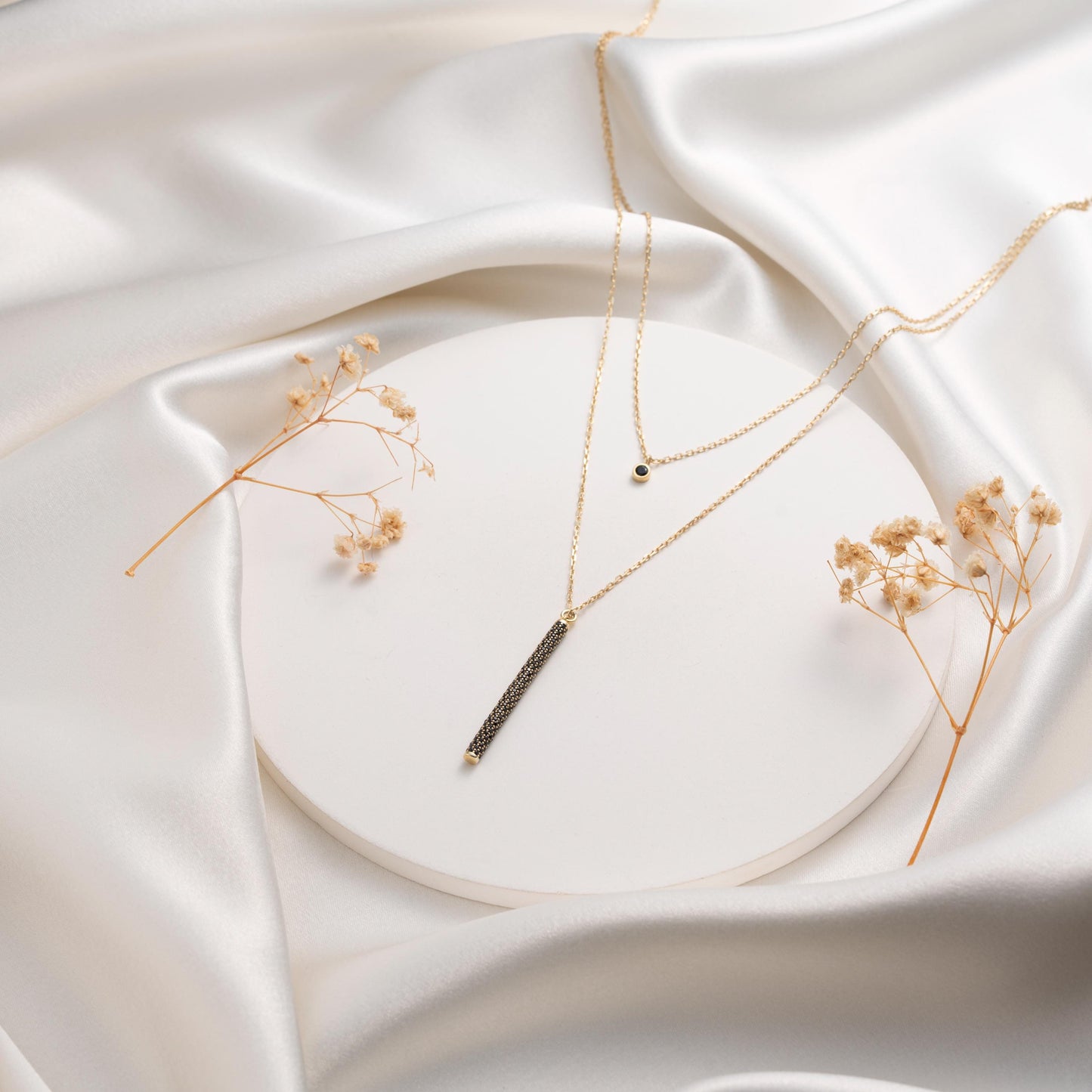 Chic Layered Gold Necklace with Bar Pendant - Minimalist Jewelry Gift