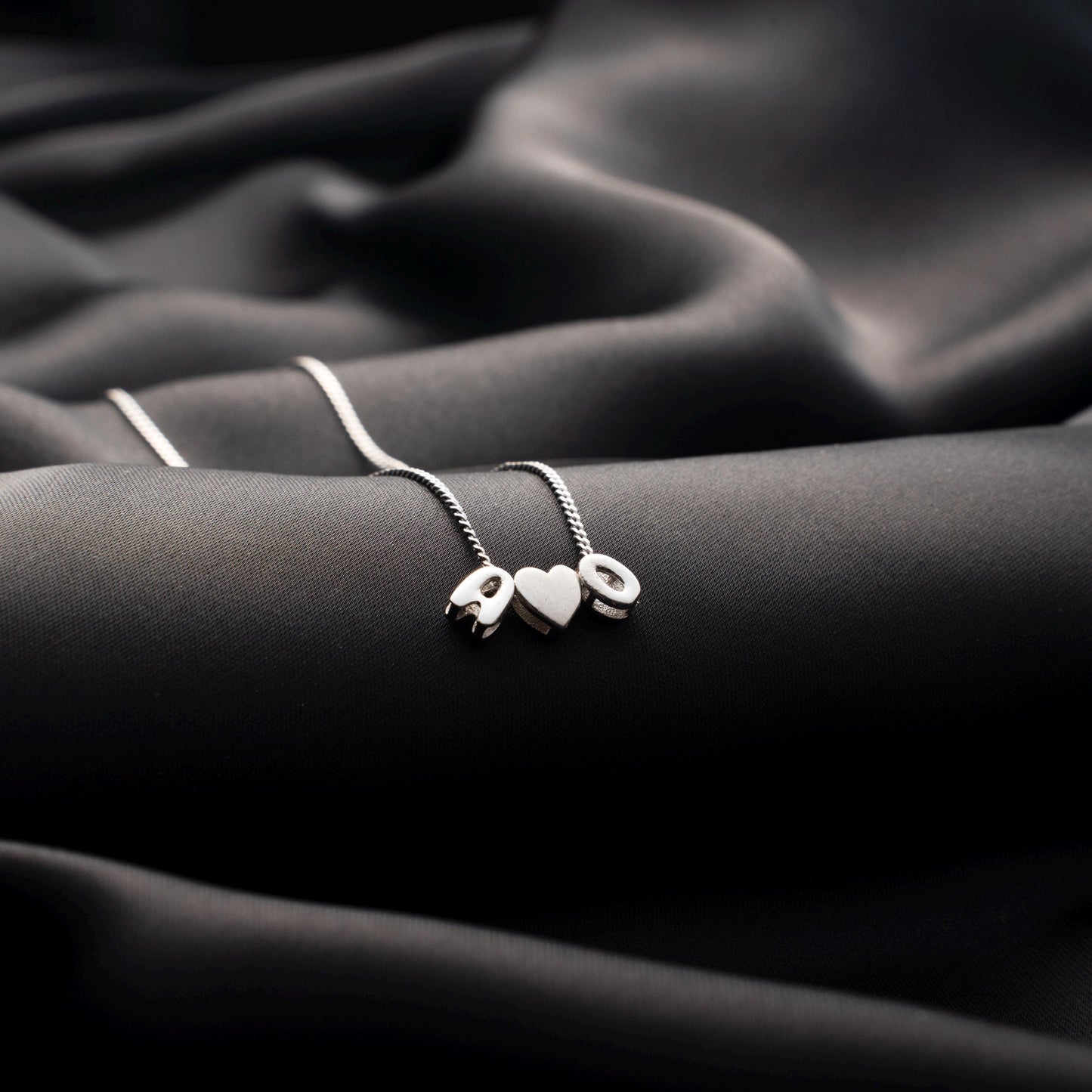 Cute Nameplate Necklace - Customized Bubble Letter Pendant, Stylish Silver Jewelry for Women