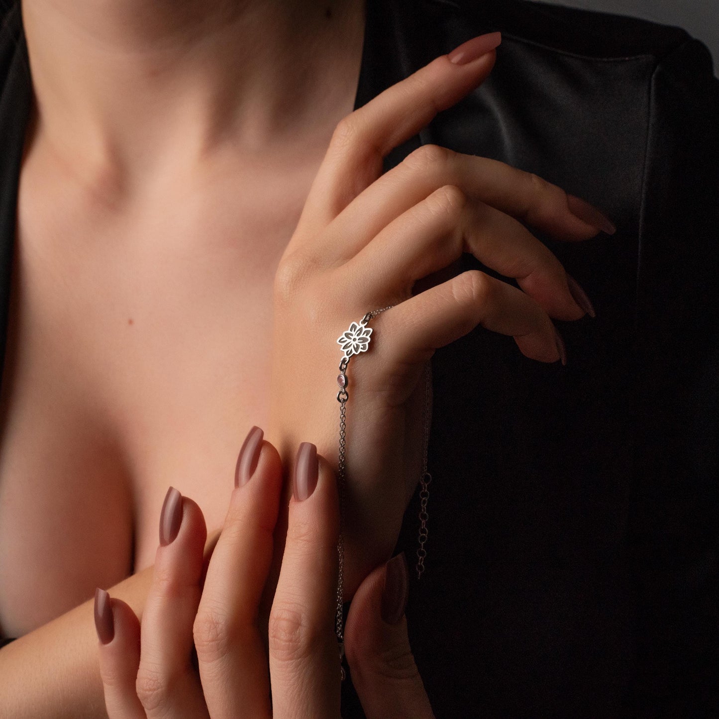Custom Birthstone Floral Bracelet: Delicate Personalized Jewelry