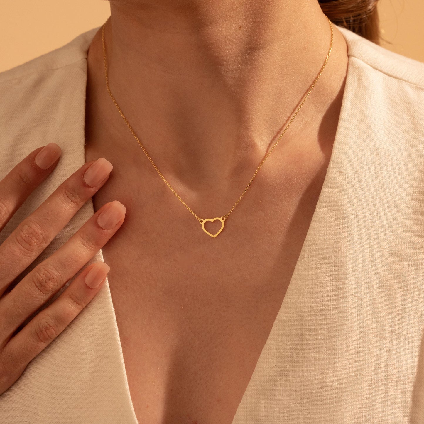 Minimalist Heart Necklace in Gold - Dainty 18K Gold Plated Gift for Her