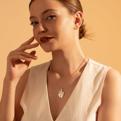 Majestic Wolf Head Pendant - Stunning Unisex Present