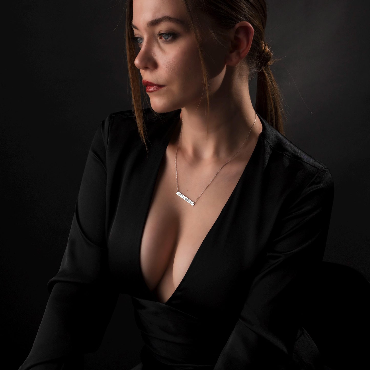 Timeless Elegance: Roman Numeral Date Necklace in 925 Silver - Personalized Gift for Him or Her