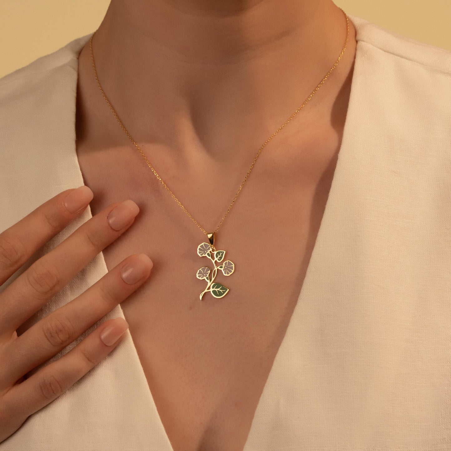 Flower Necklace – Dainty Floral Pendant Gift for Women