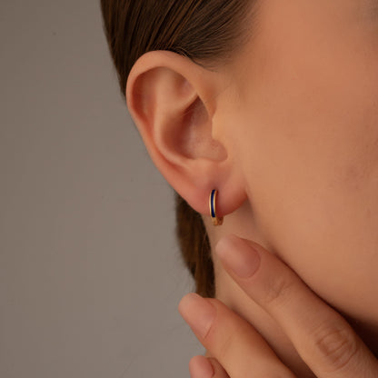 Minimalist Elegance: Red Accent Gold Hoop Earrings - Ideal for Any Occasion