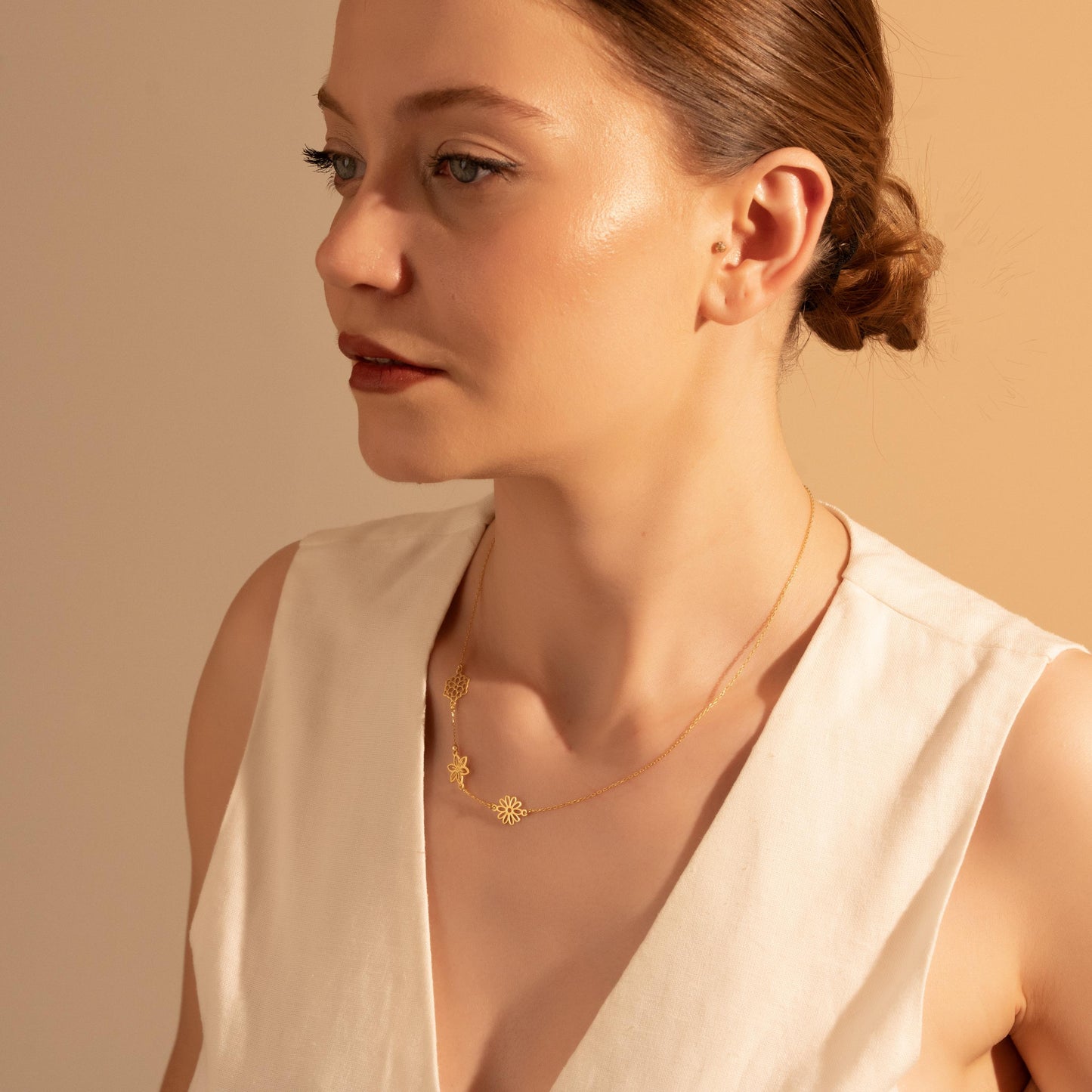 Three Flower Charm Necklace – Dainty Gold Floral Jewelry Gift for Her