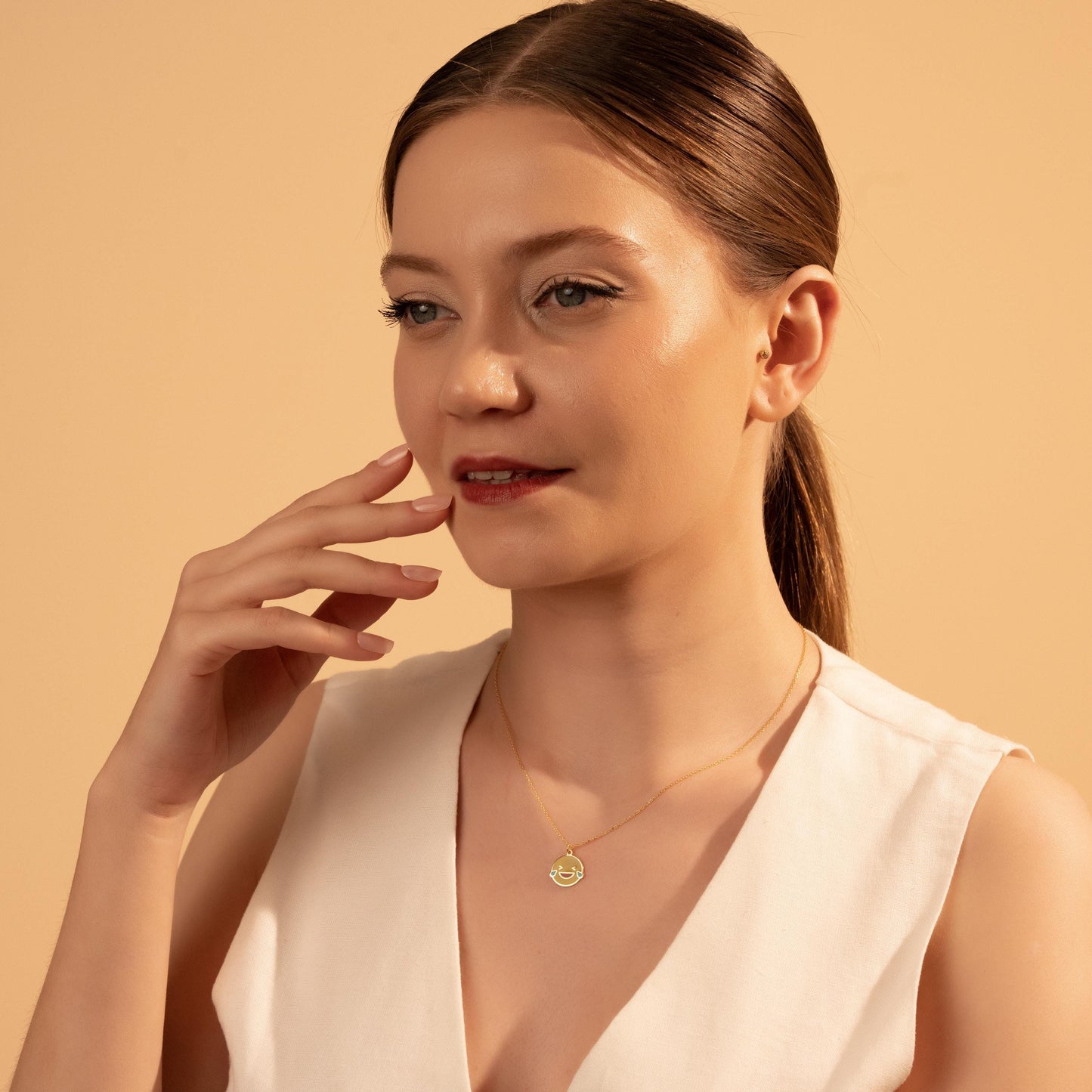 Emoji Pendant Necklace – Custom 18K Gold Charm Gift for Her