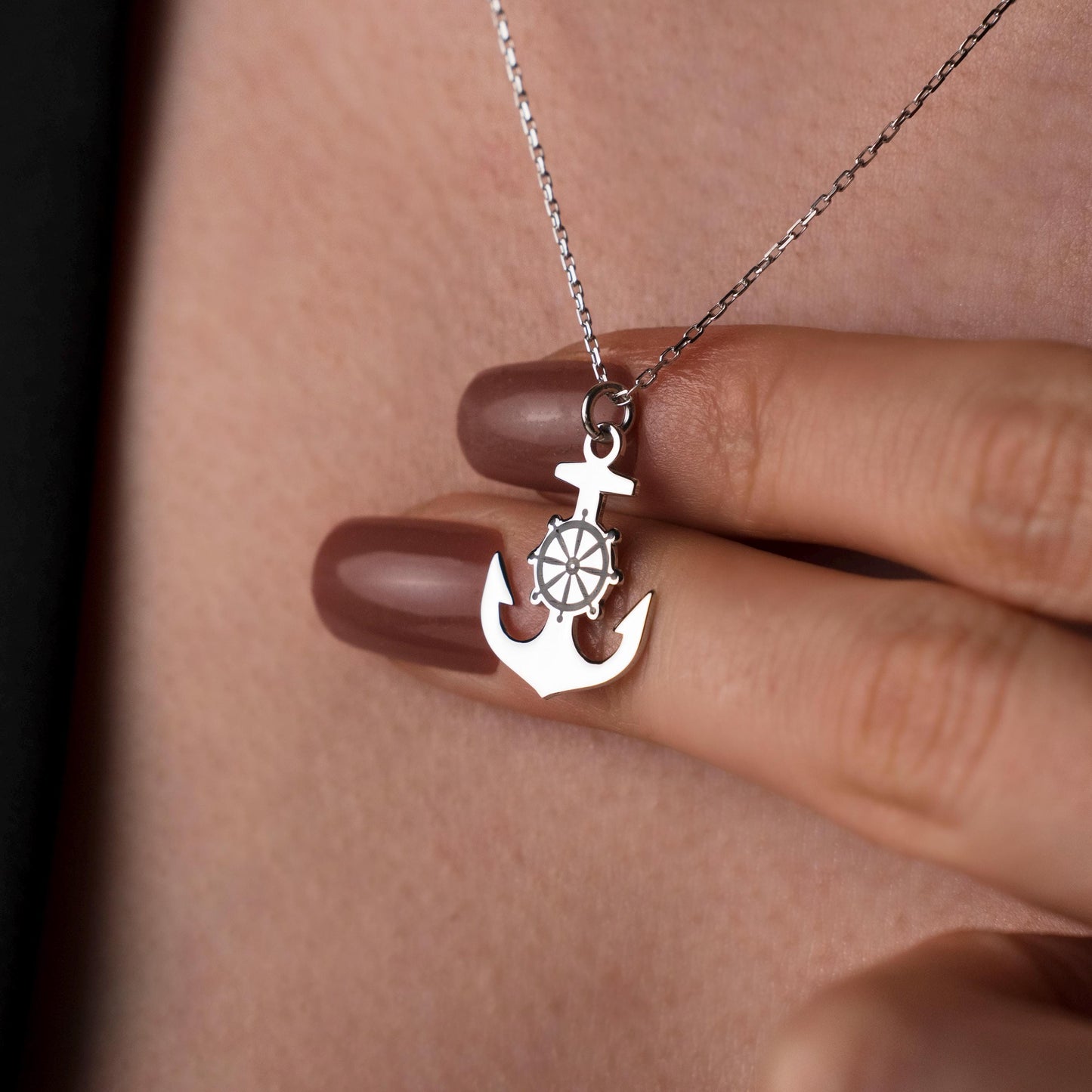 Seafaring Style: Nautical Anchor and Wheel Pendant for Sea Enthusiasts