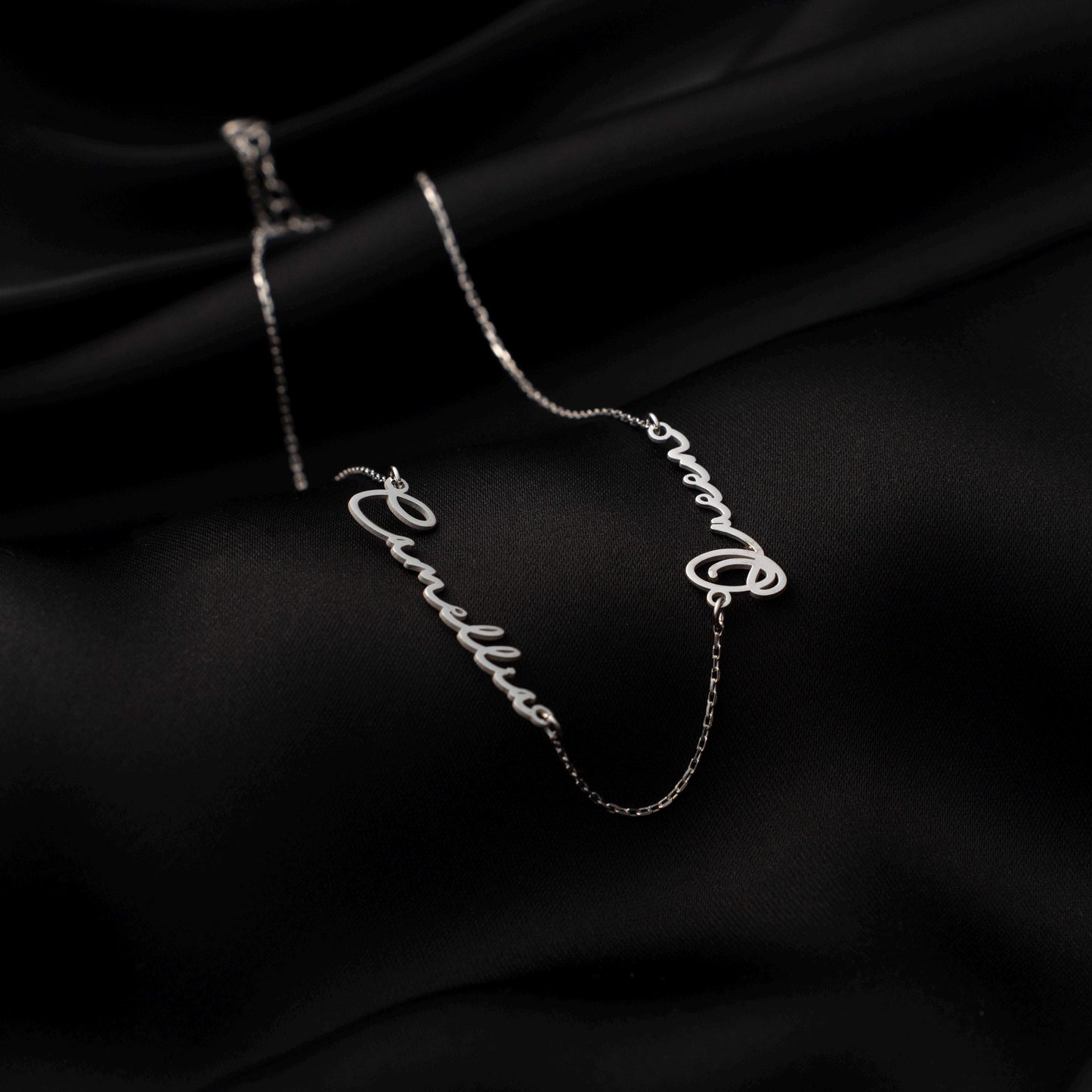 Personalized Silver Necklace with Up to 5 Names - Custom Gift for Mom, Grandma, or Sister