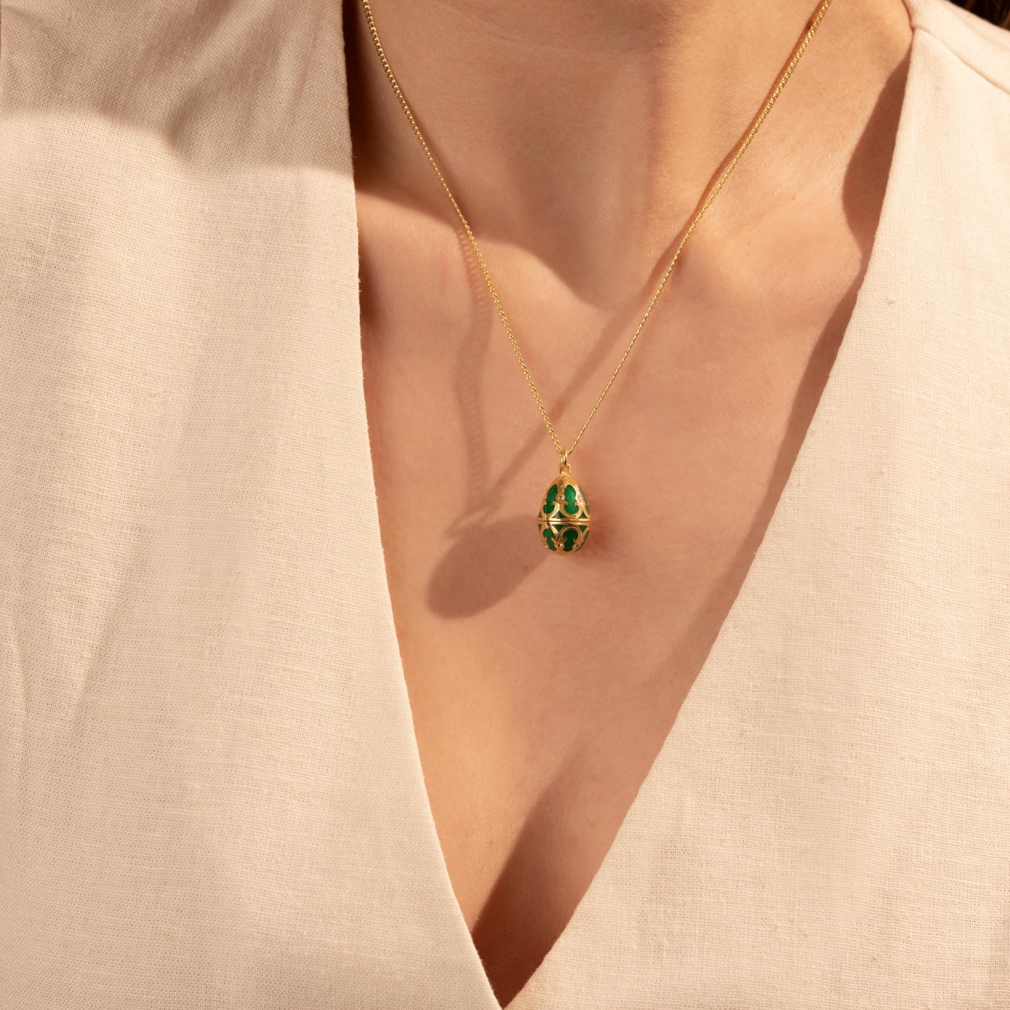 Vintage Enamel Egg Necklace – Elegant Easter Pendant Jewelry