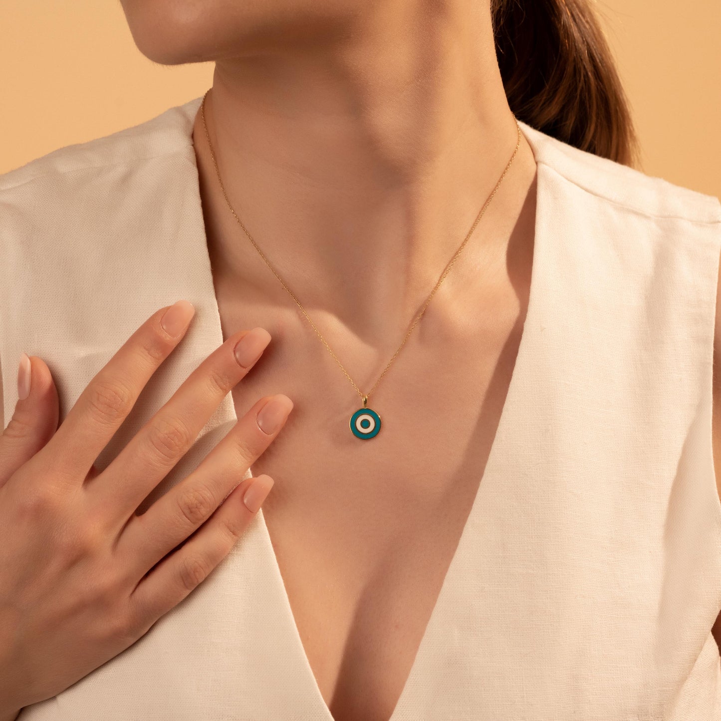 Chic Evil Eye Necklace: Elegant Gold Amulet for Positive Vibes - Delicate Gift Idea