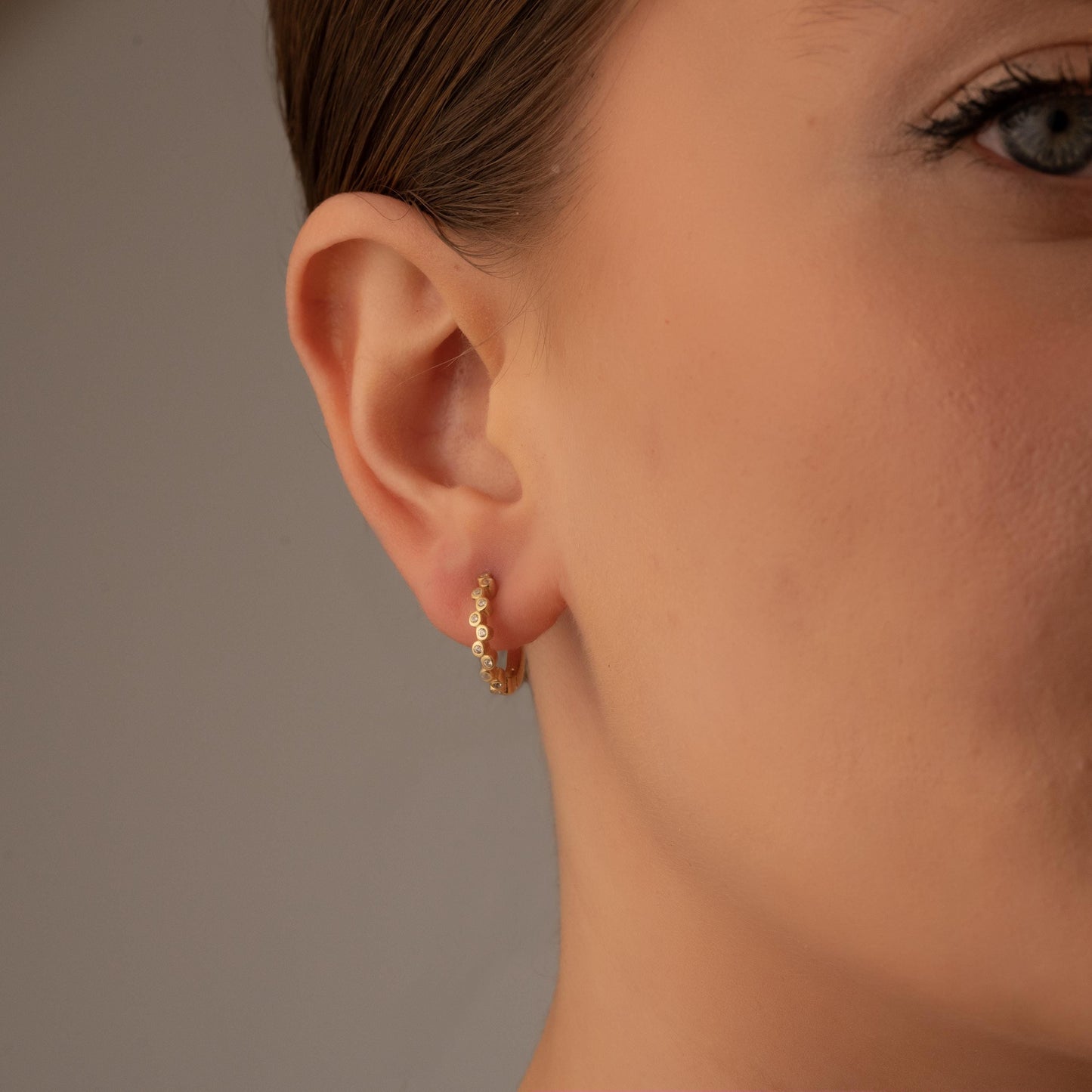 Elegant Crystal Earrings with a Mix of Stone Cuts - Ideal Gift for the Special Woman