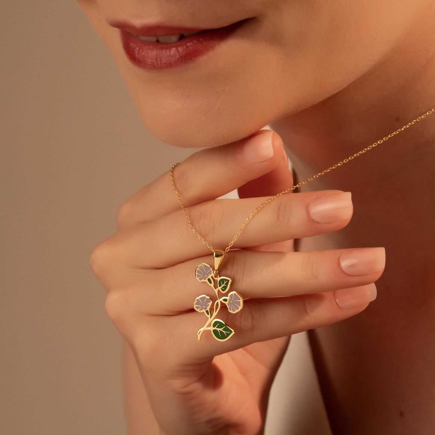 Flower Necklace – Dainty Floral Pendant Gift for Women